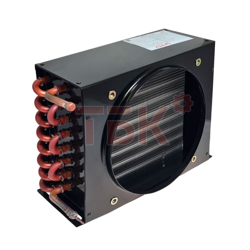 Конденсатор CD-4.4 без вентилятора и решетки (1.3 кВт, 370x100х 280мм, Ø12/12 мм) Конденсатор CD-4.4 без вентилятора и решетки (1.3 кВт, 370x100х 280мм, Ø12/12 мм) фото